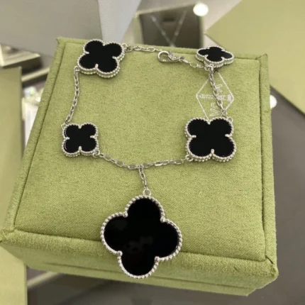 CLOVER 5 MOTIFS SIVLER ONYX BRACELET - 19