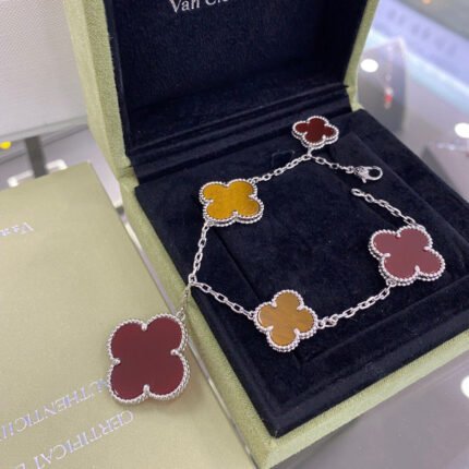 CLOVER 5 MOTIFS SIVLER CARNELIAN TIGER EYE BRACELET - 19