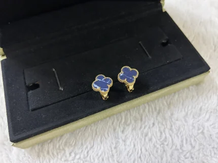 CLOVER PIETERSITE MEDIUM STUD EARRINGS - Gold