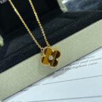 CLOVER 15MM DIAMOND AND YELLOW TIGER'S EYE AGATE necklace - Gold