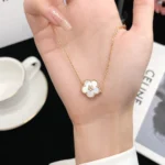 CLOVER SINGLE FLOWER BRACELET - Rose Gold