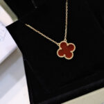 CLOVER 15MM CARNELIAN SINGLE FLOWER NECKLACE - Gold