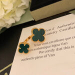 CLOVER BETWEEN THE FINGER RING - Silver alloy - 14k gold plated, Malachite