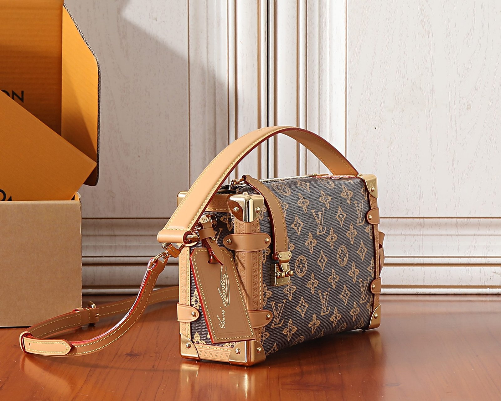 SIDE TRUNK medium handbag - Image 4