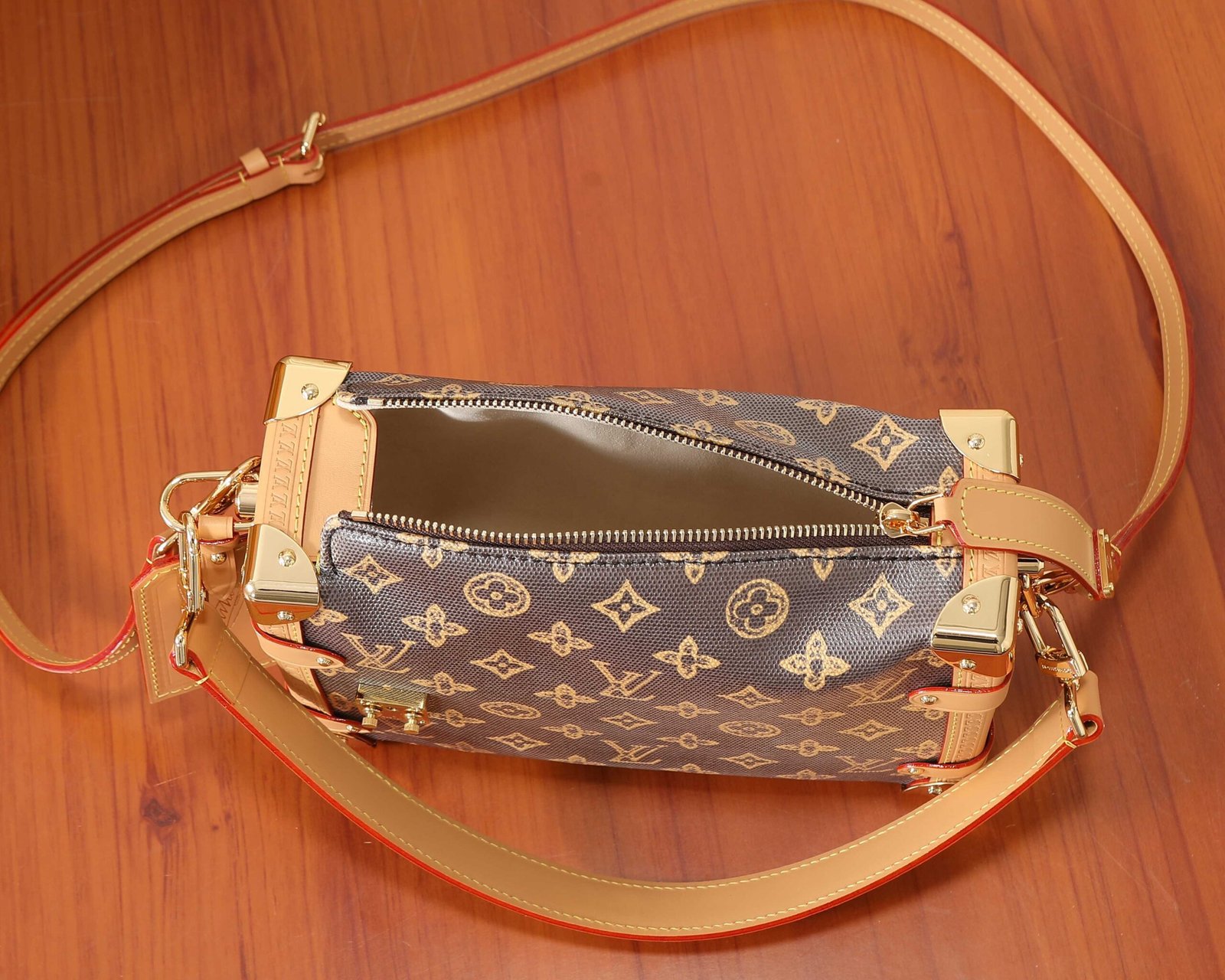 SIDE TRUNK medium handbag - Image 7