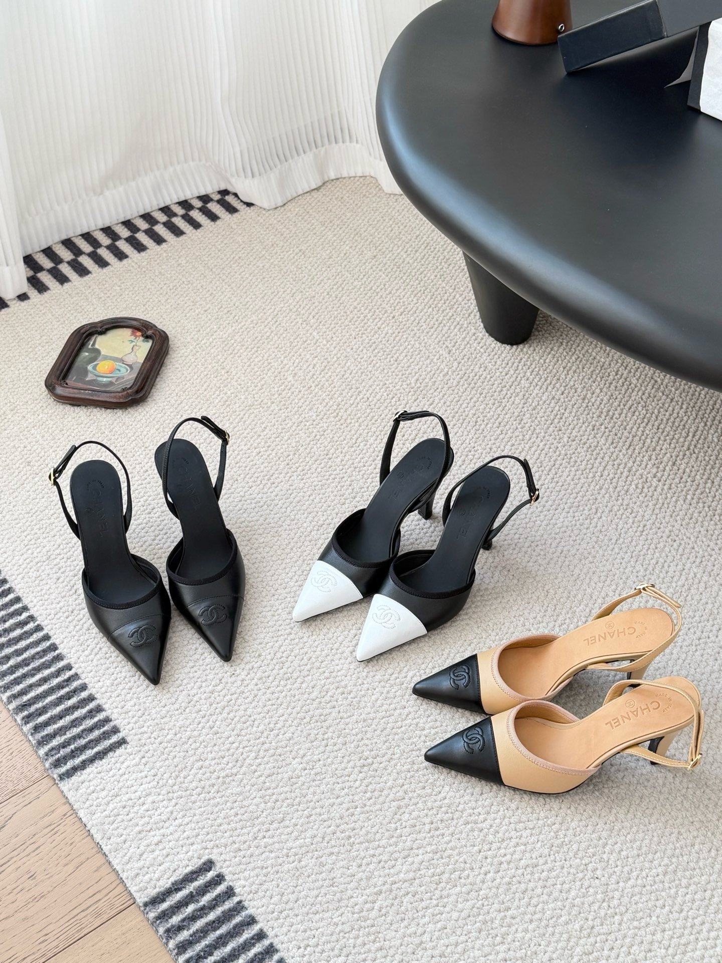 15d30022e9e9a8f7e4b02bd9d2419181 LV shoes - Image 1
