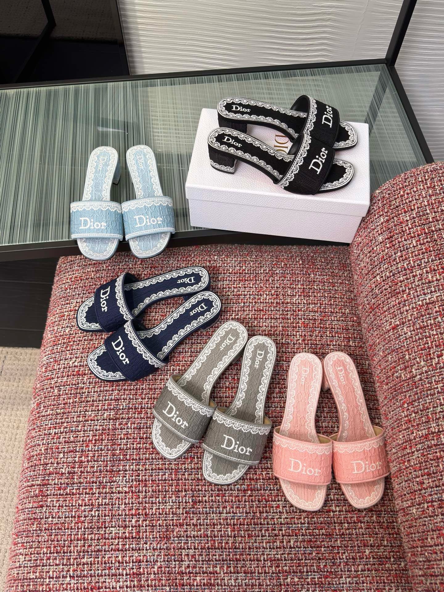 3bdabffb46543c77b192e1484533a9b3 Dior shoes - Image 1
