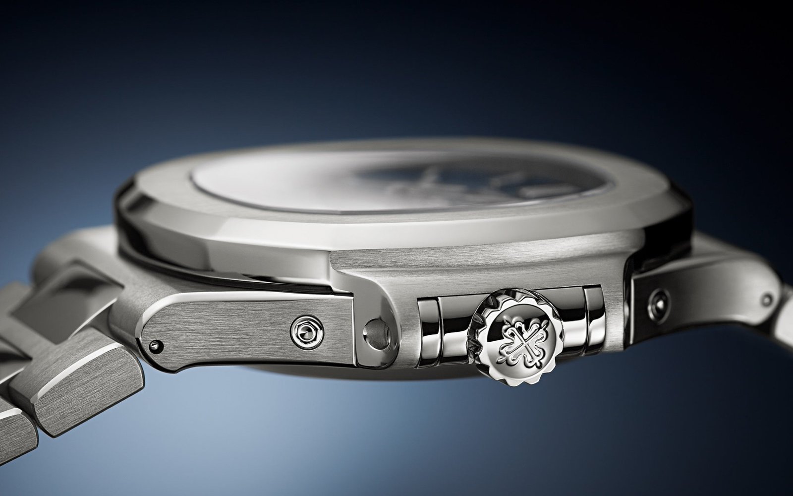 Patek Philippe Nautilus Annual Calendar, Blue Dial Luxury Designer Watch - Image 4