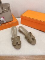 Oasis sandals