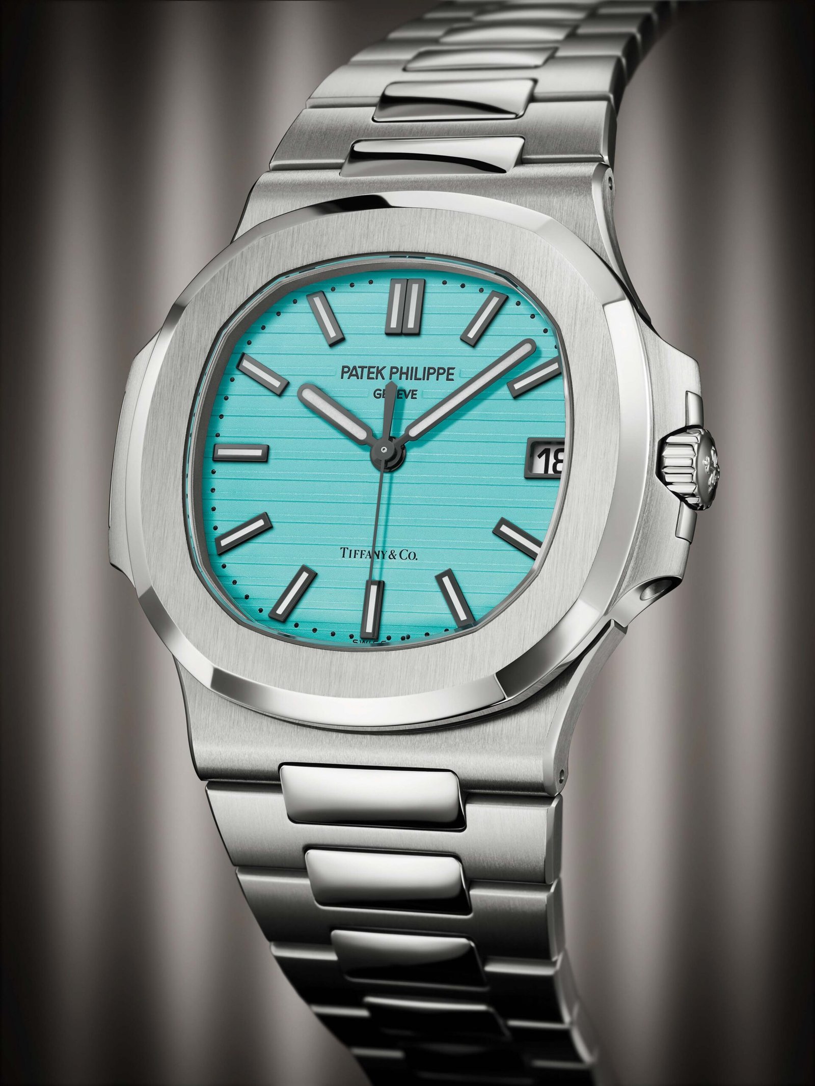 Patek Philippe Nautilus Luxury Designer Watch - Image 4