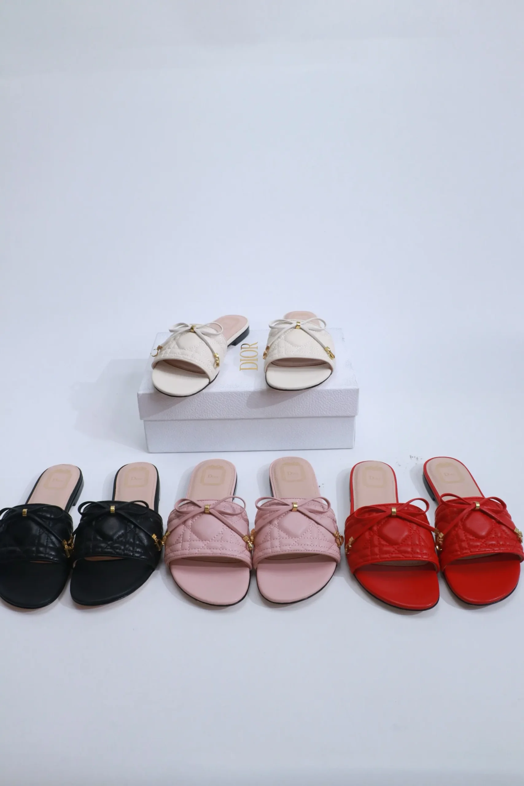 dceba9c1fa2ad3fd645a8a40e93408e1 Dior shoes - Image 1