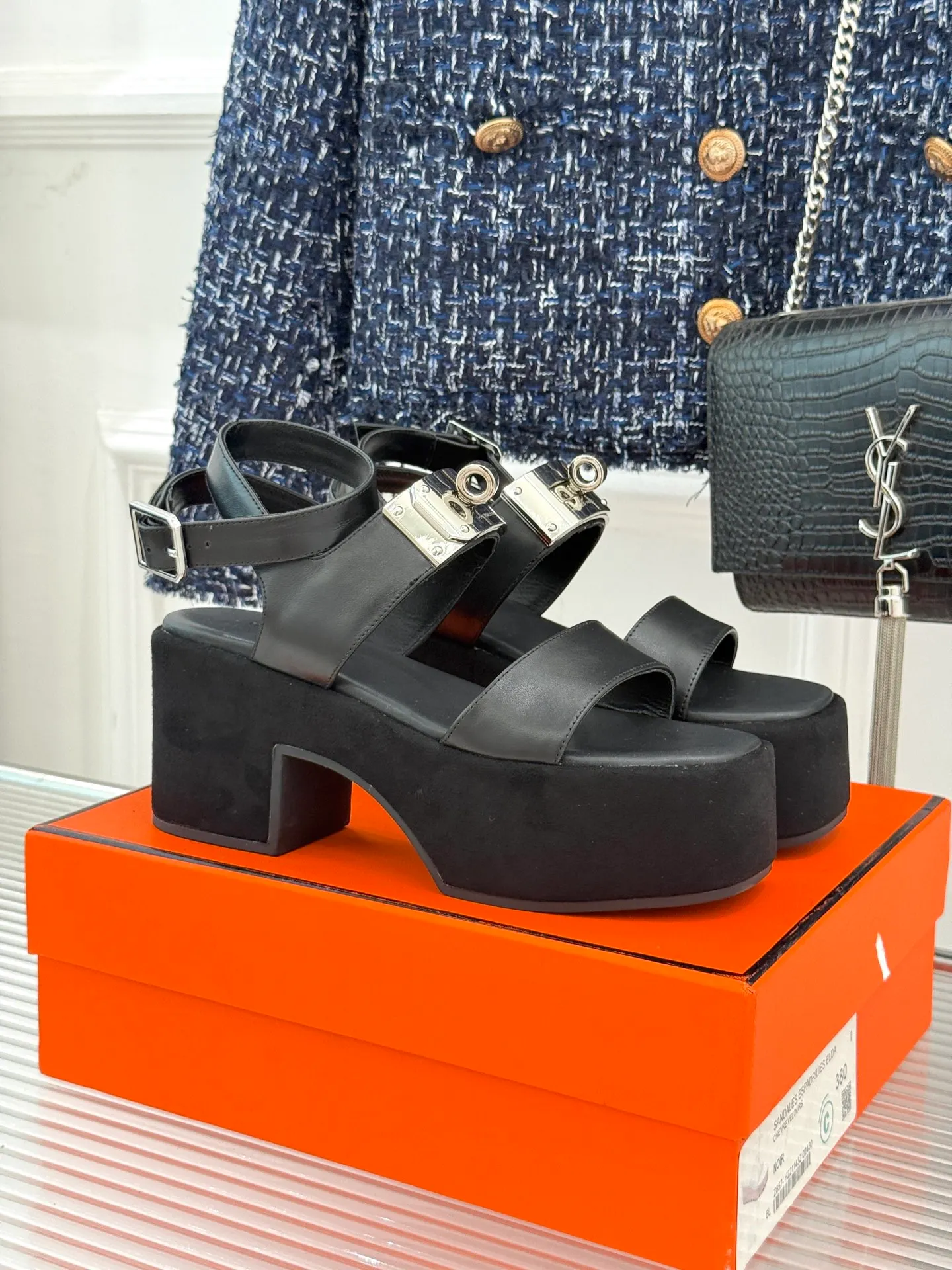 dd7248f147780bd3eff2f6dffa0f4e31 Hermes shoes - Image 1