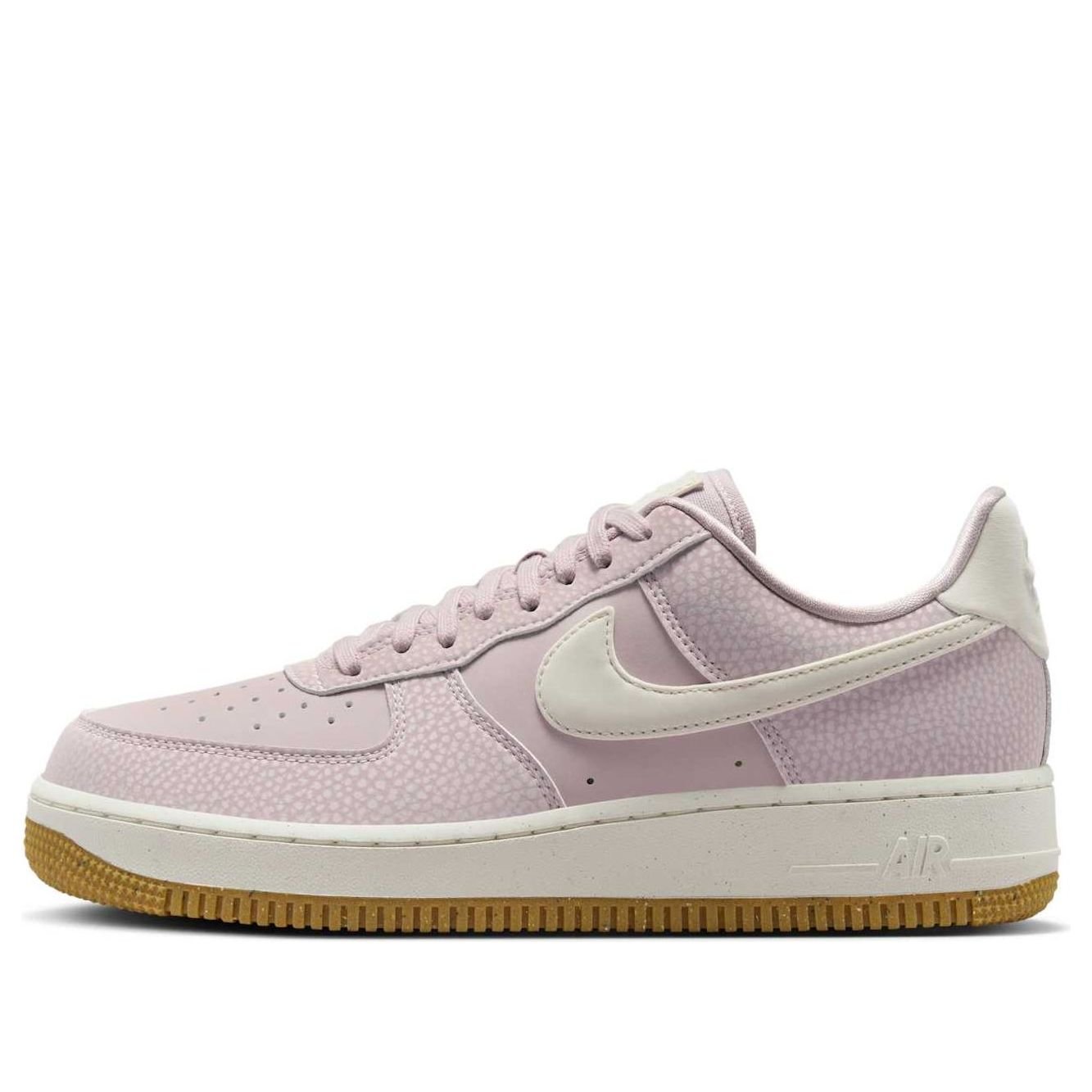 main-square_254baa49-2046-43dc-b189-a79f811b8f2a (نسائي) Nike Air Force 1 لو '07 Next Nature 'Platinum Violet' - Image 1