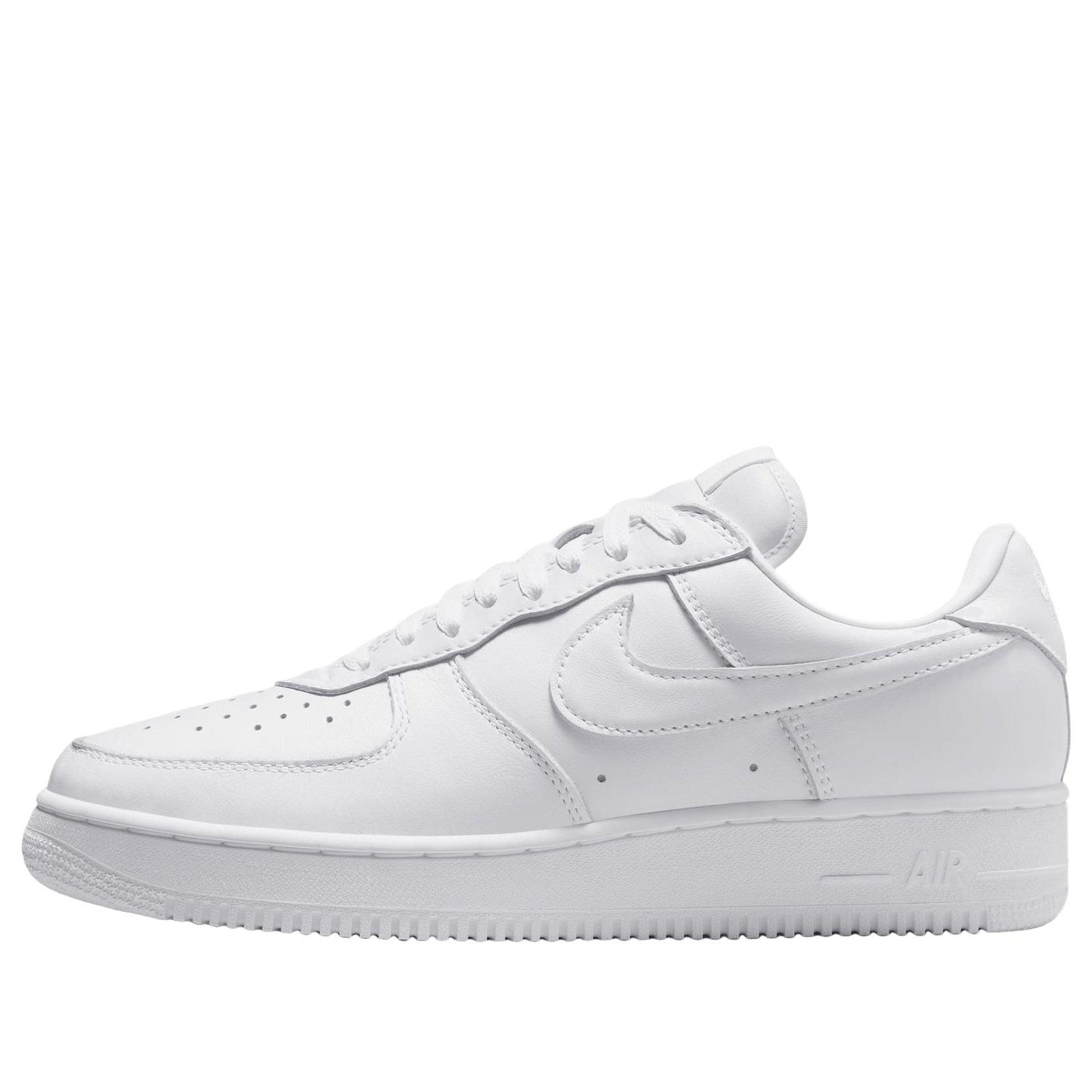 main-square_2f3b7805-10a7-4cea-b158-ce1d441adc29 Nike Air Force 1 لو '01 'Triple White' - Image 1