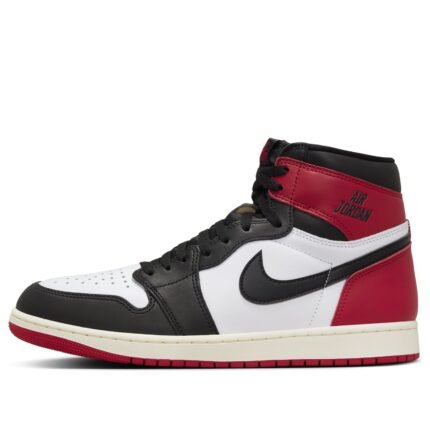 Air Jordan 1 ريترو هاي OG 'Black Toe Reimagined'
