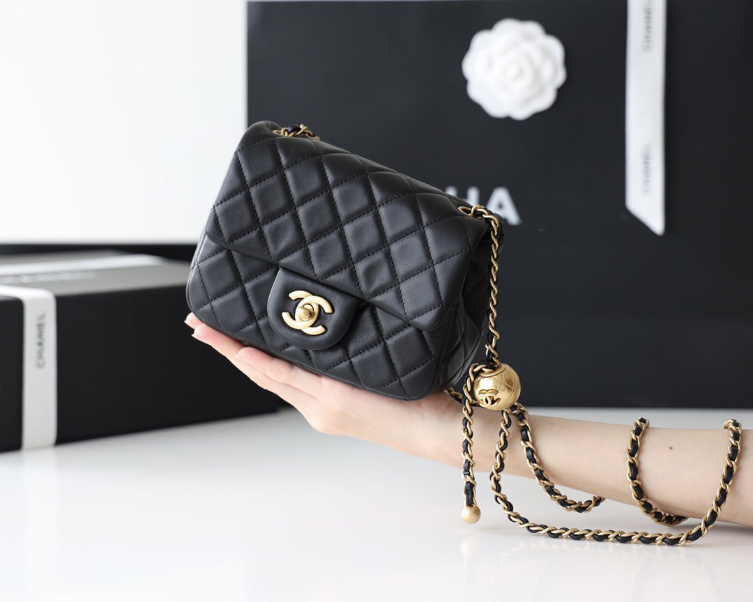 FLAP BAG 17CM GOLD HARDWARE BLACK LAMBSKIN - Image 2