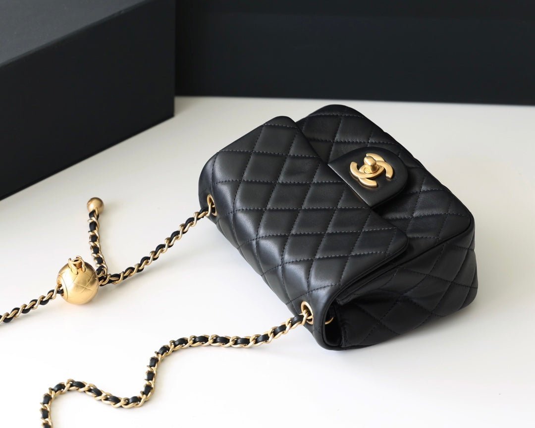 FLAP BAG 17CM GOLD HARDWARE BLACK LAMBSKIN - Image 4