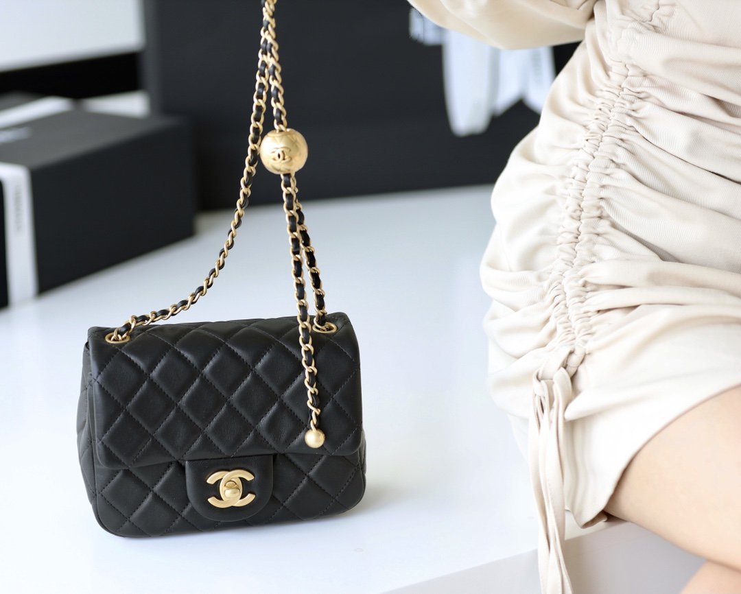 FLAP BAG 17CM GOLD HARDWARE BLACK LAMBSKIN - Image 6