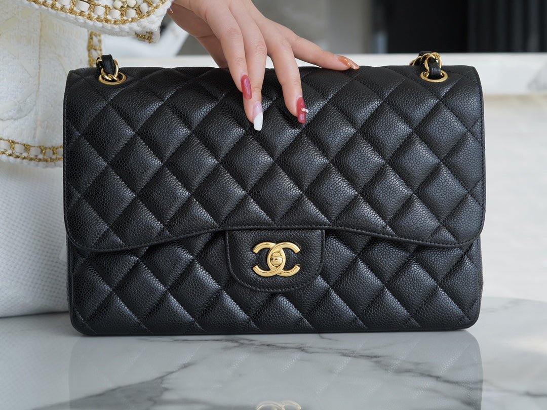 FLAP BAG JUMBO 30CM GOLD HARDWARE BLACK CAVIAR - Image 9