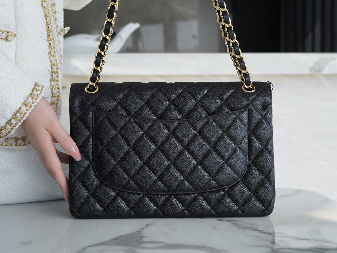 FLAP BAG JUMBO 30CM GOLD HARDWARE BLACK CAVIAR - Image 4