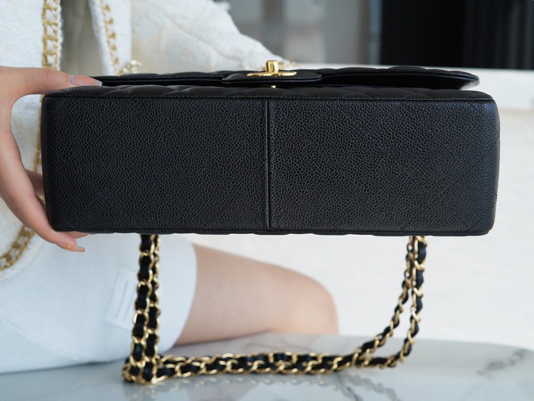 FLAP BAG JUMBO 30CM GOLD HARDWARE BLACK CAVIAR - Image 5