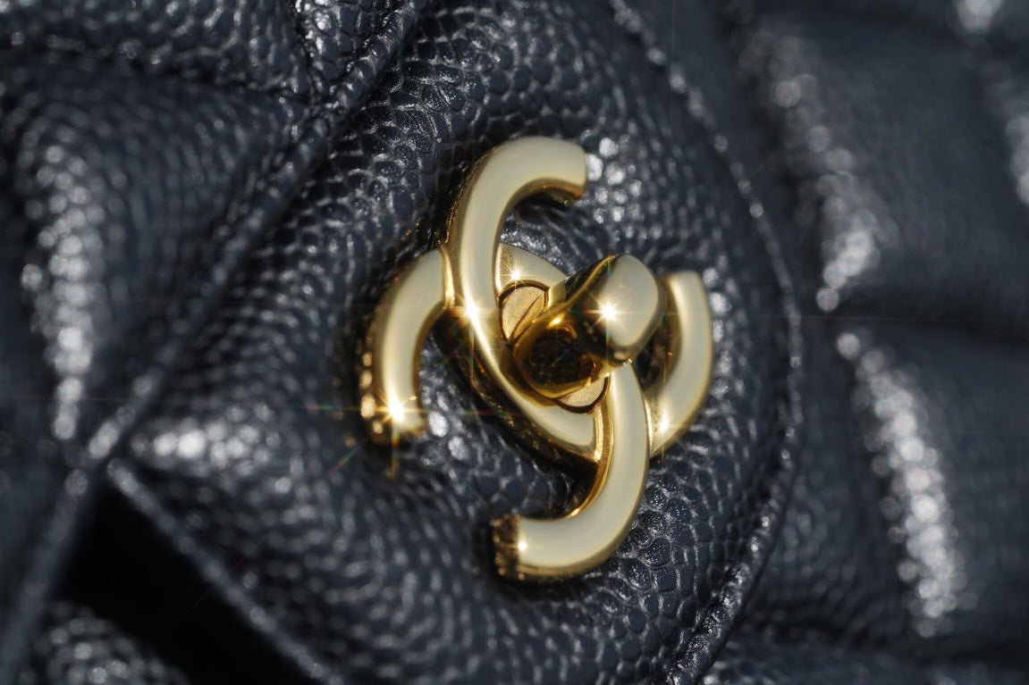 FLAP BAG JUMBO 30CM GOLD HARDWARE BLACK CAVIAR - Image 7