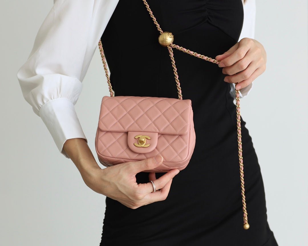 FLAP BAG 17CM BABY PINK LAMBSKIN GOLD HARDWARE - Image 7