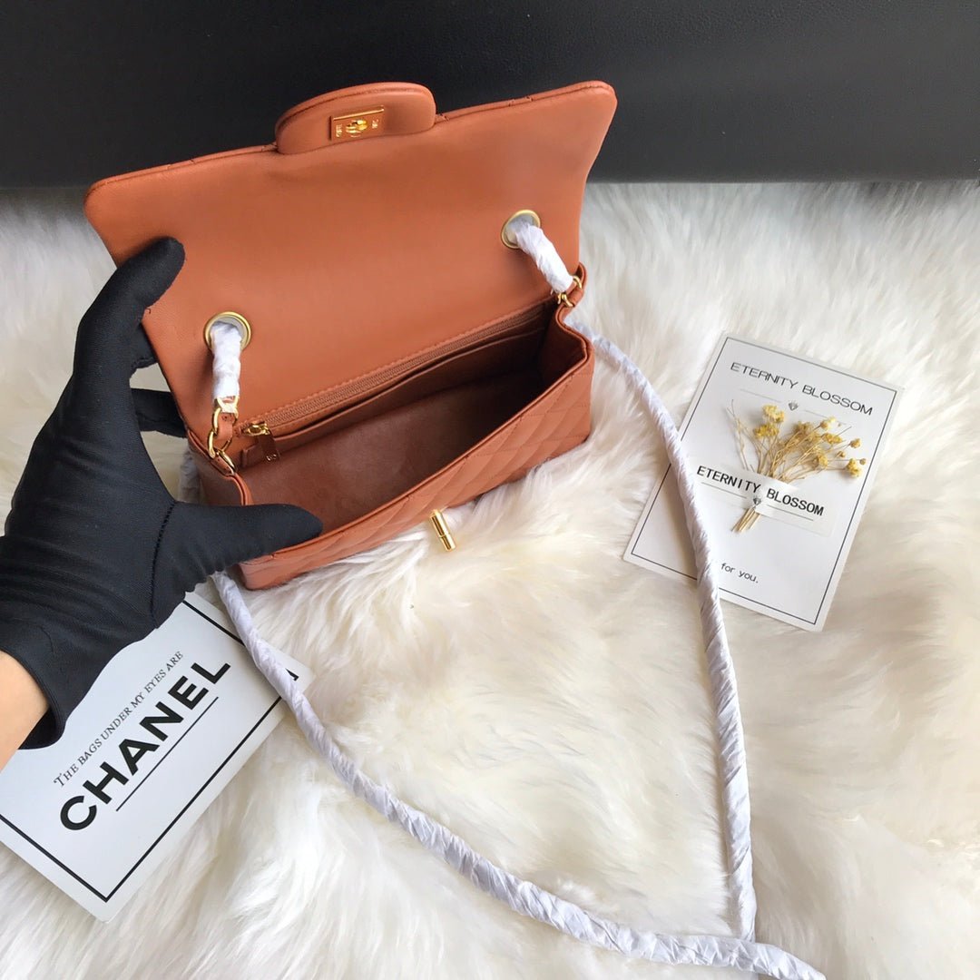 CC 20 CLASSIC SMALL DOUBLE FLAP BAG IN CARAMEL BROWN CALFSKIN - Image 18