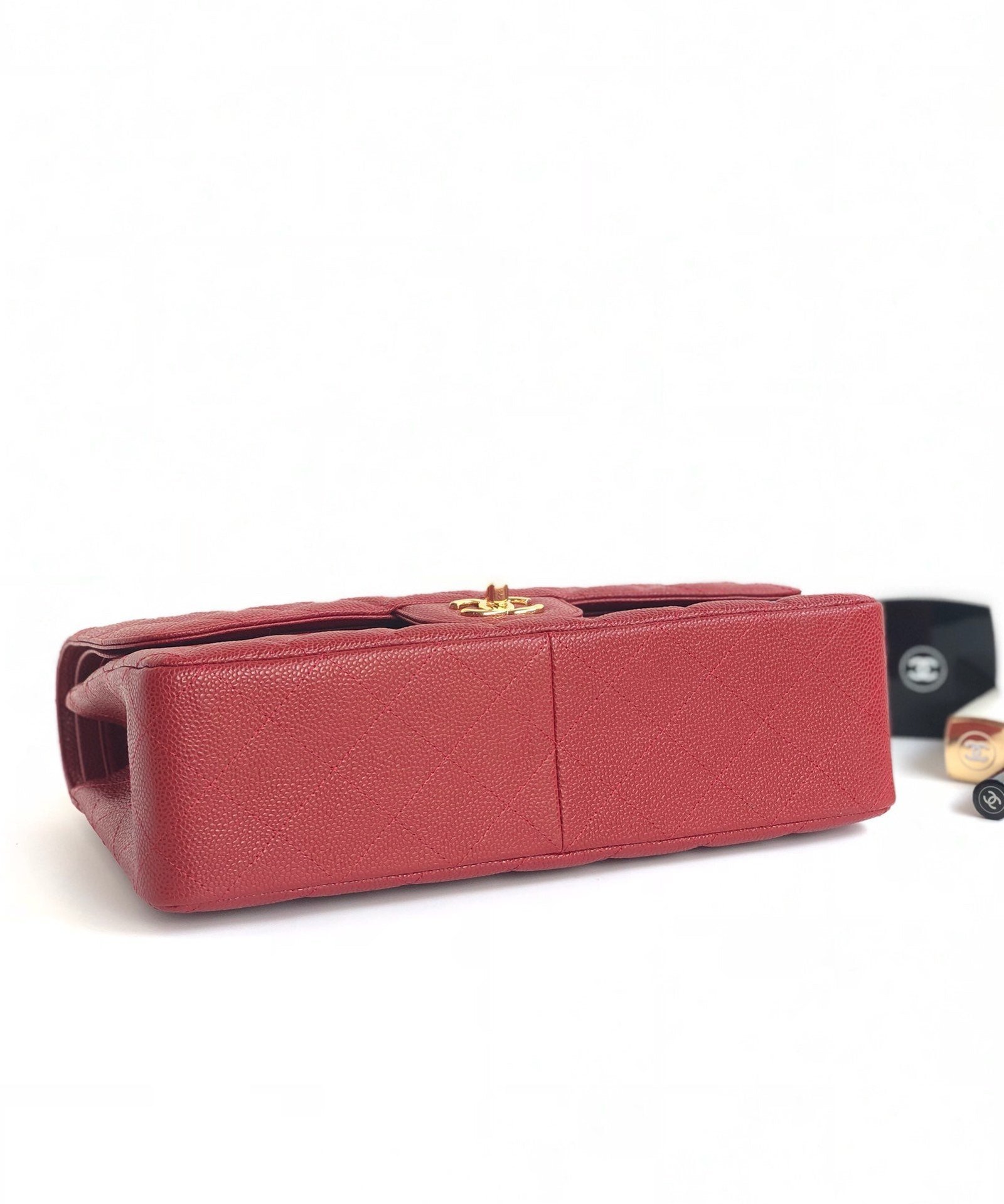 FLAP BAG JUMBO 30CM RED CAVIAR GOLD HARDWARE - Image 6