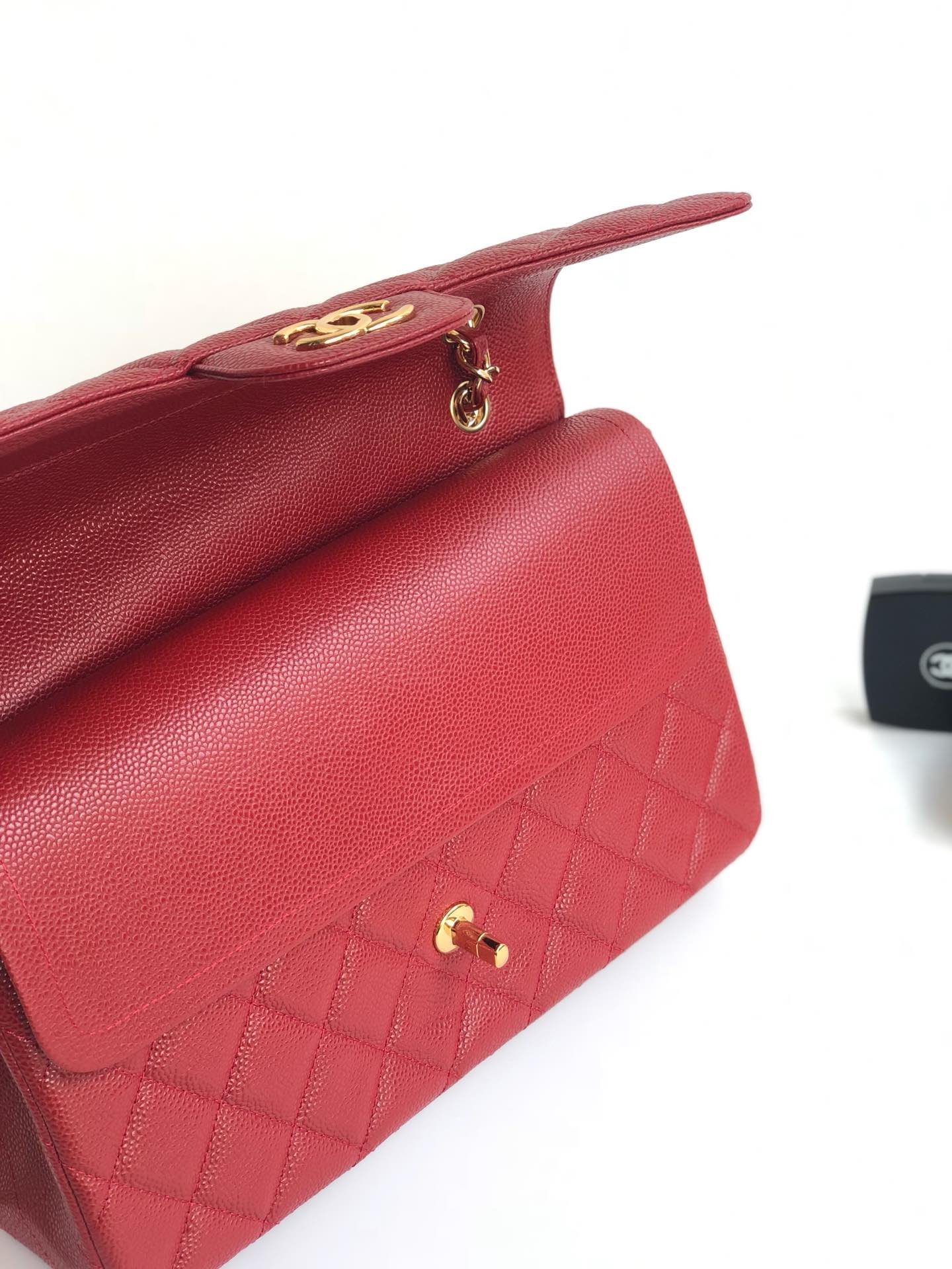FLAP BAG JUMBO 30CM RED CAVIAR GOLD HARDWARE - Image 18