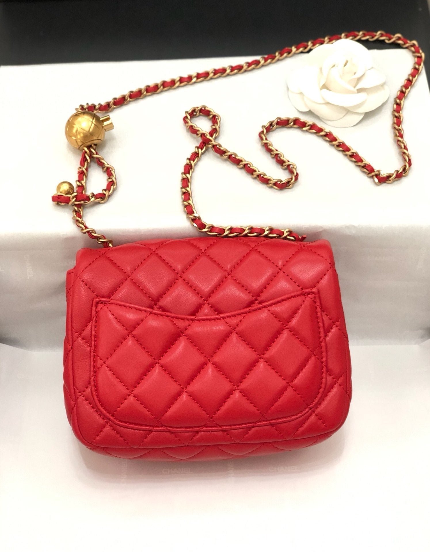 MINI SQUARE CLASSIC FLAP BAG 17CM RED LAMBSKIN GOLD HARDWARE - Image 3