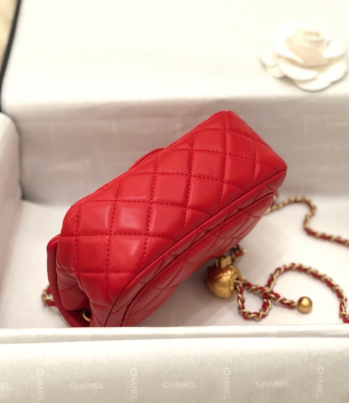MINI SQUARE CLASSIC FLAP BAG 17CM RED LAMBSKIN GOLD HARDWARE - Image 13