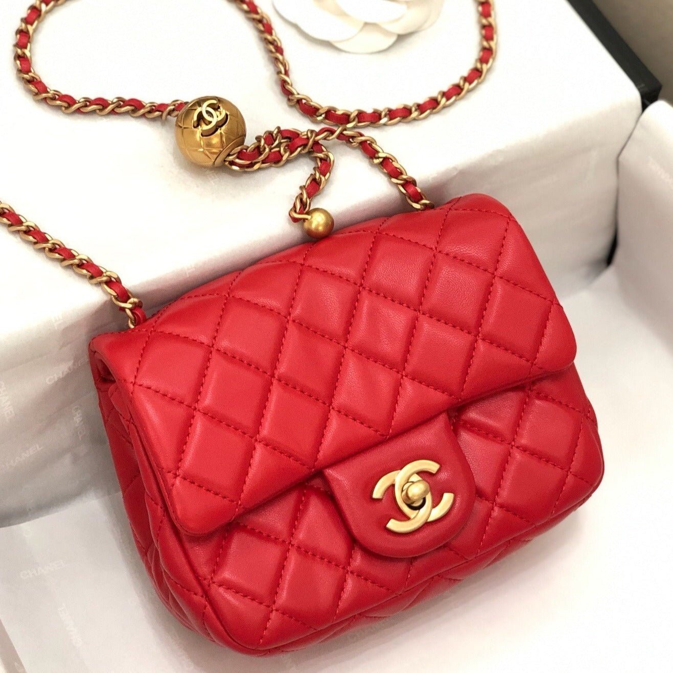 MINI SQUARE CLASSIC FLAP BAG 17CM RED LAMBSKIN GOLD HARDWARE - Image 11