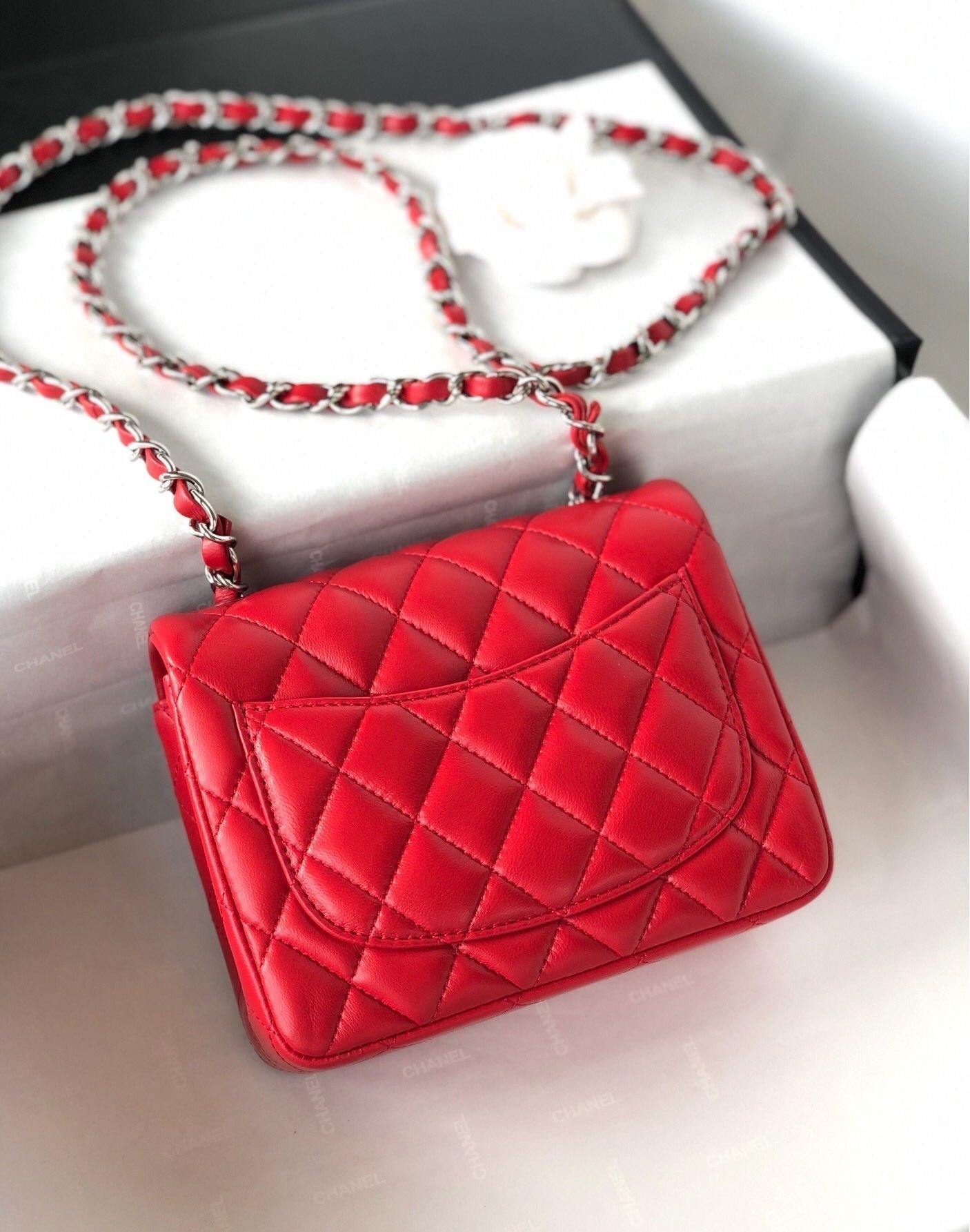 MINI SQUARE FLAP BAG 17CM RED LAMBSKIN SILVER HARDWARE - Image 16