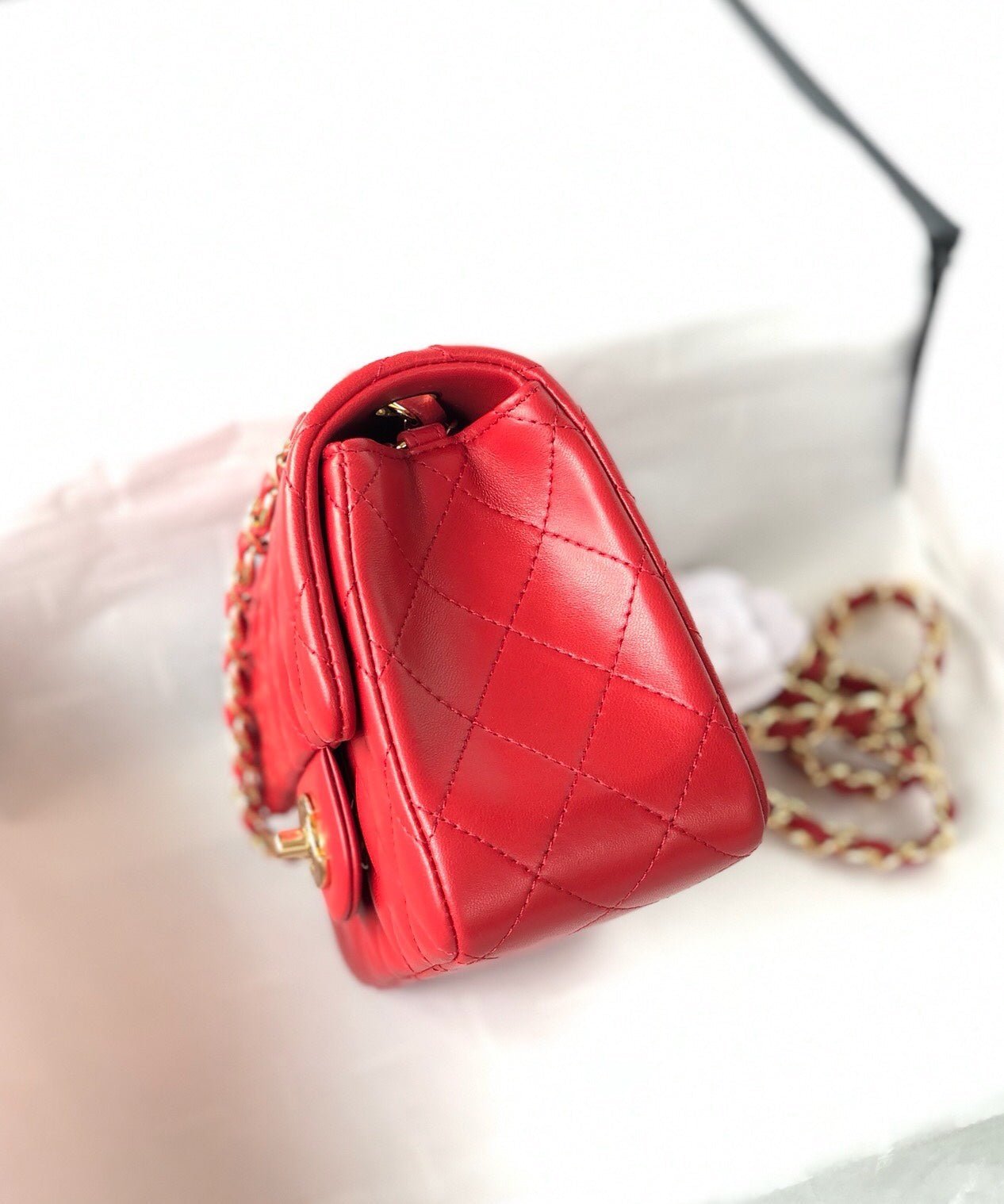 MINI SQUARE FLAP BAG 17CM RED LAMBSKIN GOLD HARDWARE - Image 5