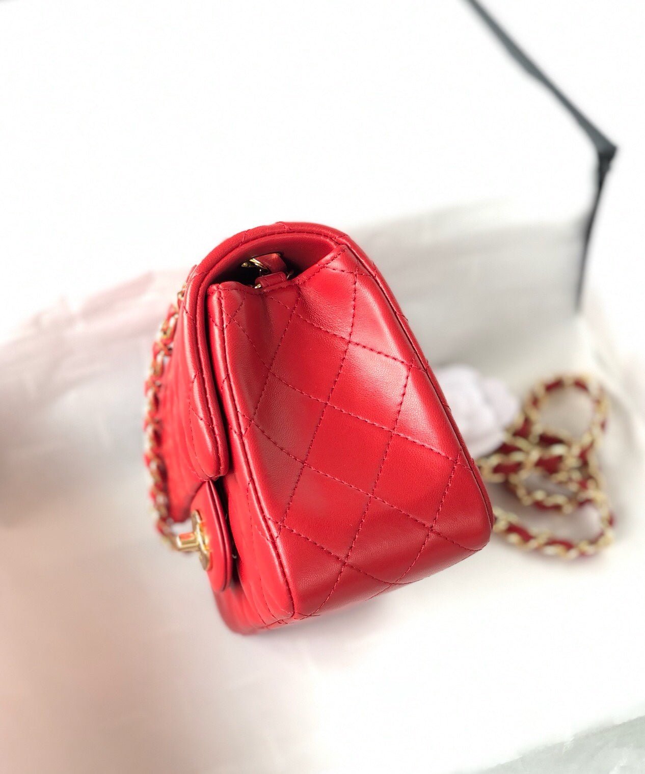 MINI SQUARE FLAP BAG 17CM RED LAMBSKIN GOLD HARDWARE - Image 14