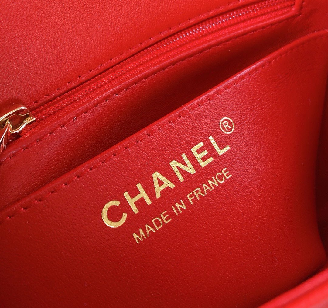 MINI SQUARE FLAP BAG 17CM RED LAMBSKIN GOLD HARDWARE - Image 15