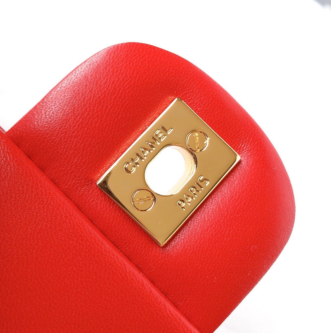 MINI SQUARE FLAP BAG 17CM RED LAMBSKIN GOLD HARDWARE - Image 7