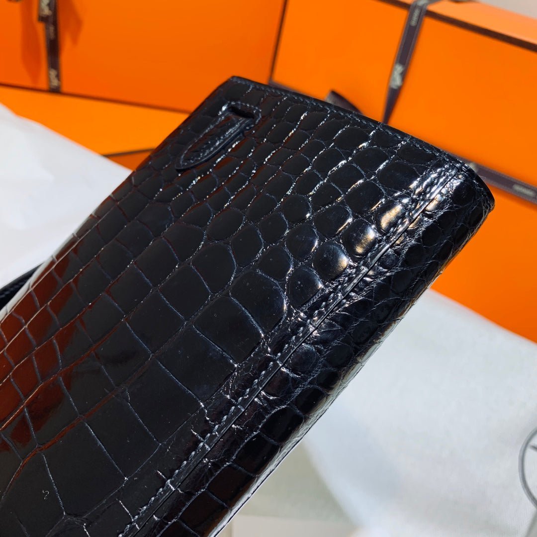 KELLY CUT 31 IN BLACK SHINY ALLIGATOR LEATHER WITH GOLD HARDWARE - Image 12