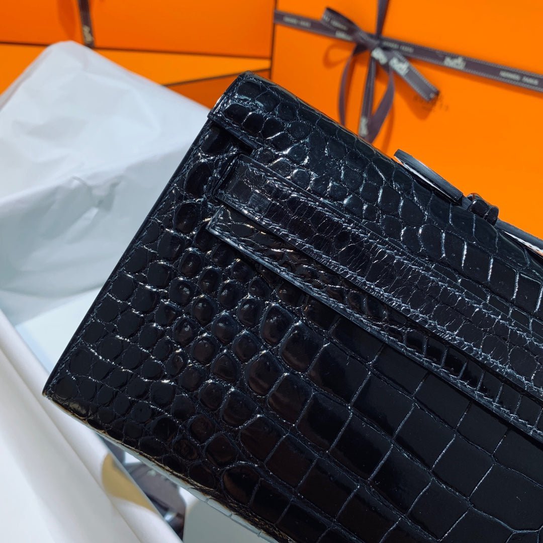 KELLY CUT 31 IN BLACK SHINY ALLIGATOR LEATHER WITH GOLD HARDWARE - Image 7
