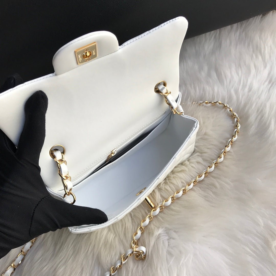 CC MINI 20 BAG IN WHITE CALFSKIN GOLD HARDWARE - Image 4