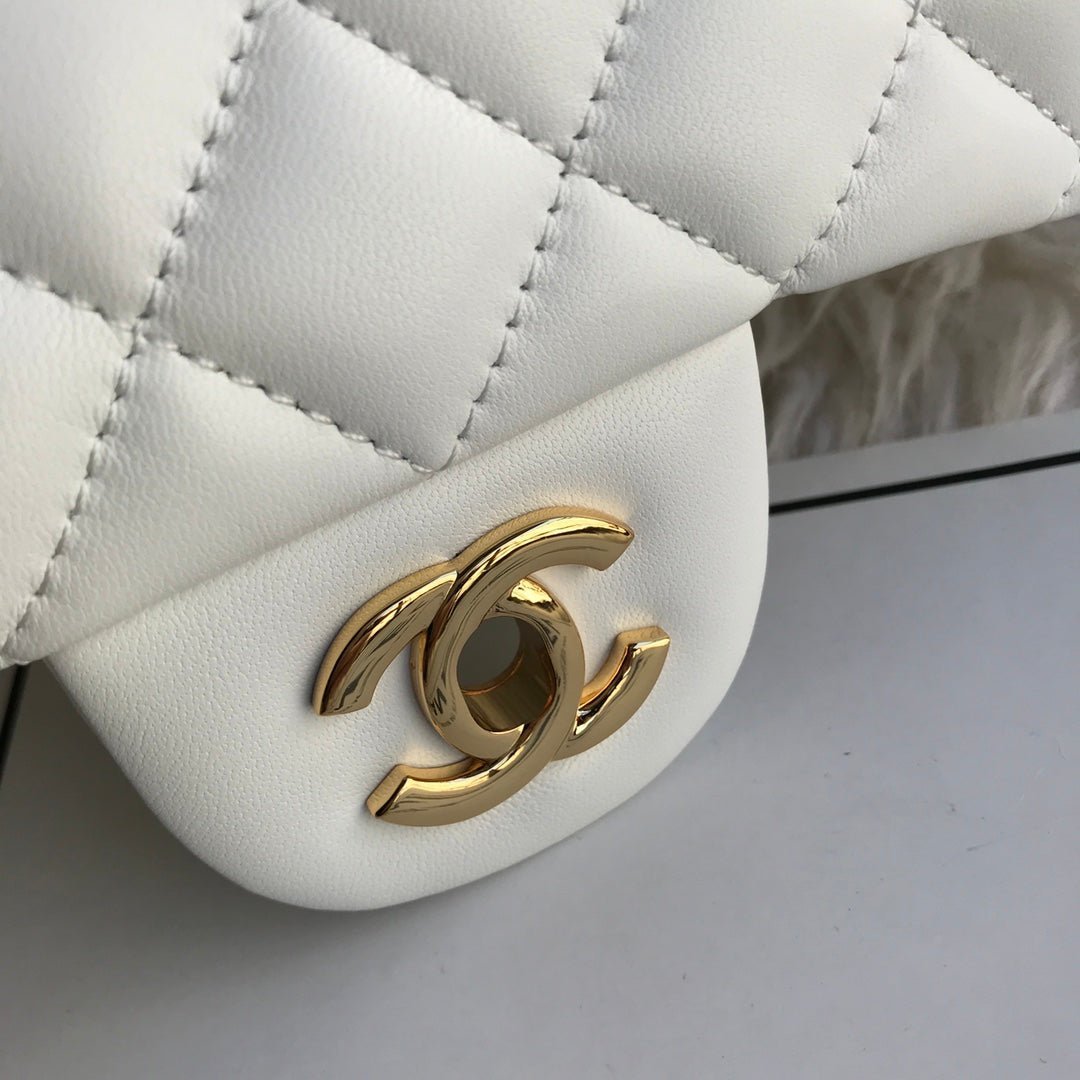 CC MINI 20 BAG IN WHITE CALFSKIN GOLD HARDWARE - Image 3