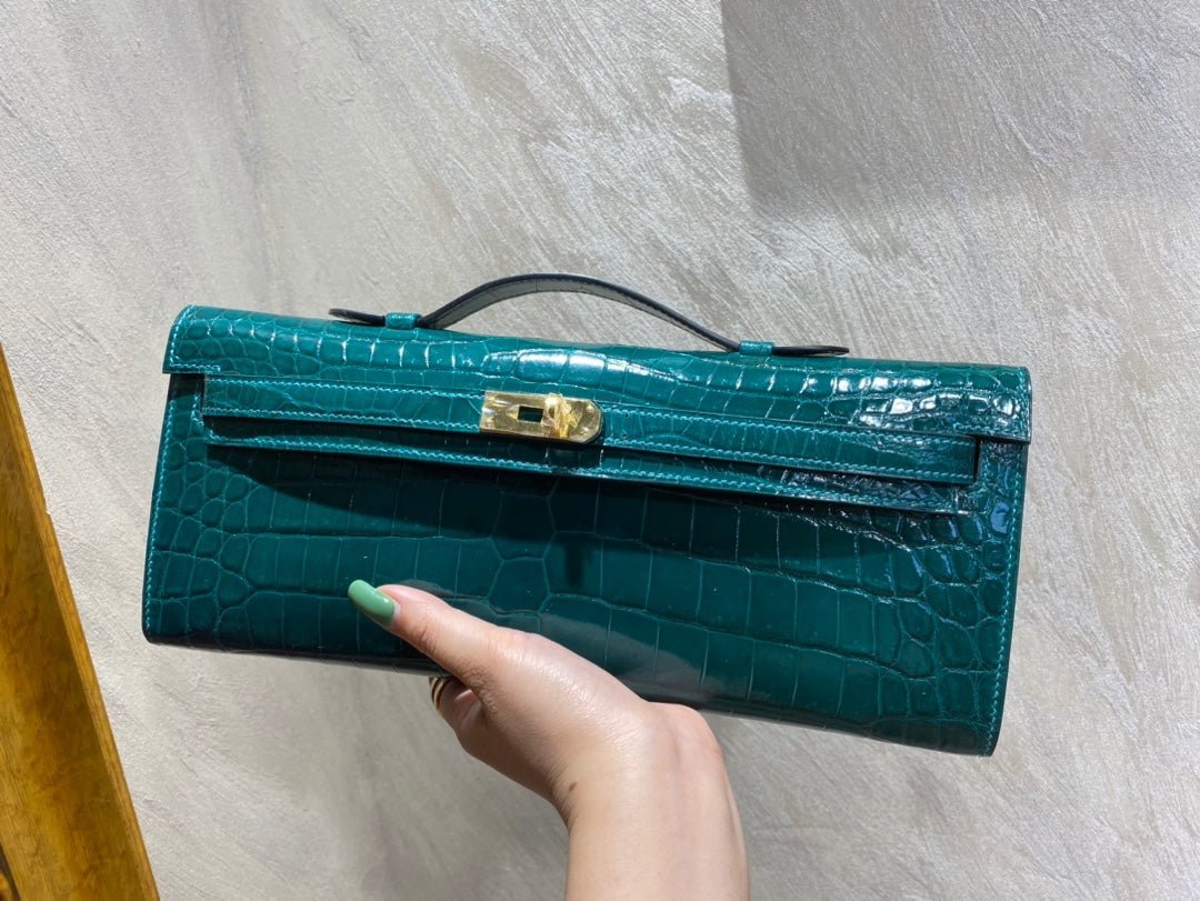 KELLY CUT 31 IN PINE GREEN SHINNY ALLIGATOR LEATHER WITH GOLD HARDWARE - Image 8