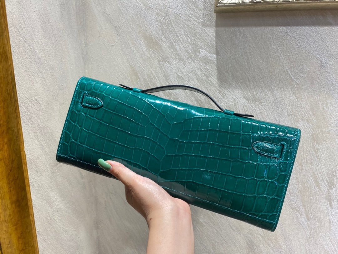 KELLY CUT 31 IN PINE GREEN SHINNY ALLIGATOR LEATHER WITH GOLD HARDWARE - Image 9