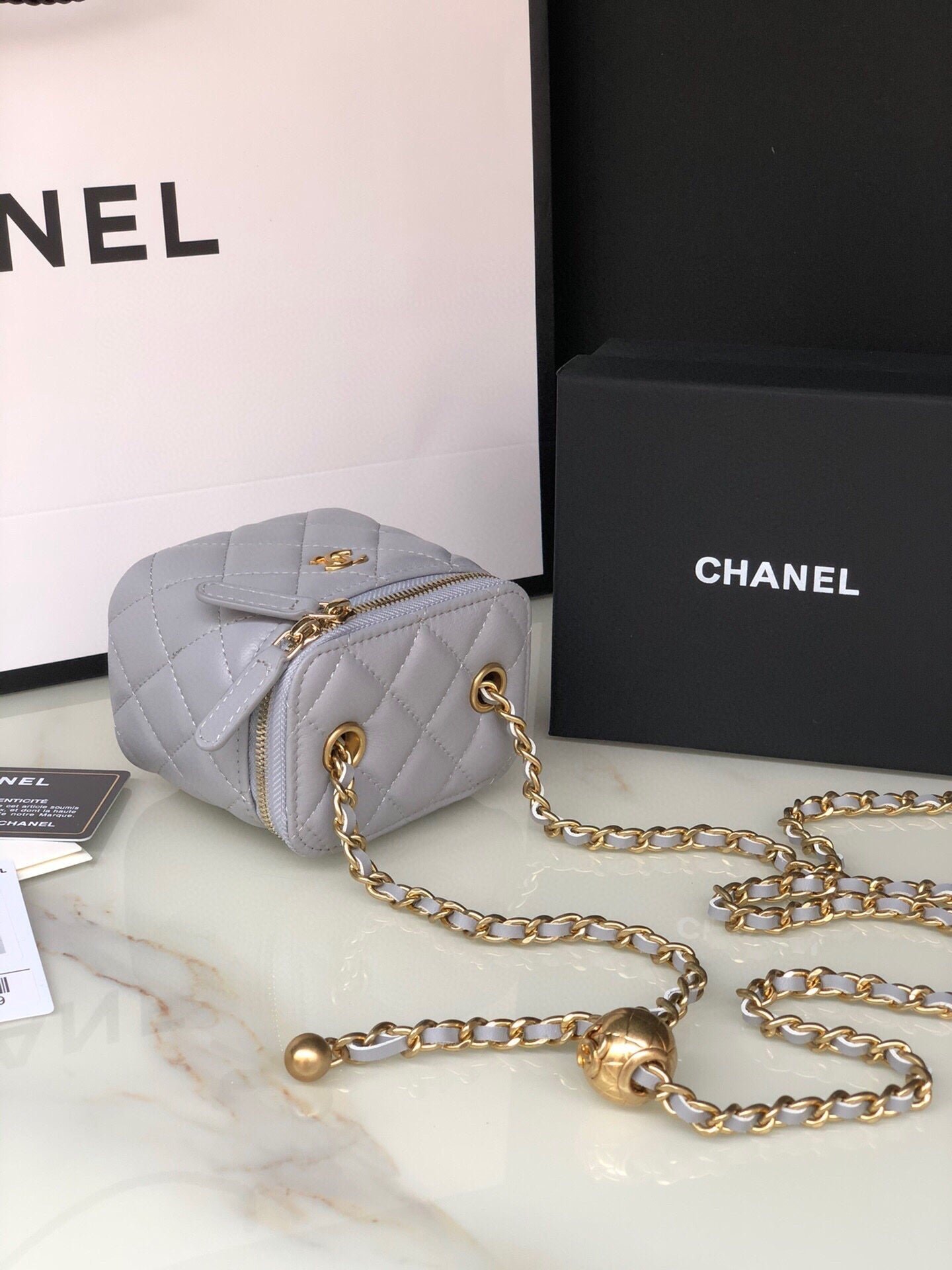 CC MINI 11 VANITY CHAIN IN LIGHT GREY CALFSKIN GOLD HARDWARE - Image 14