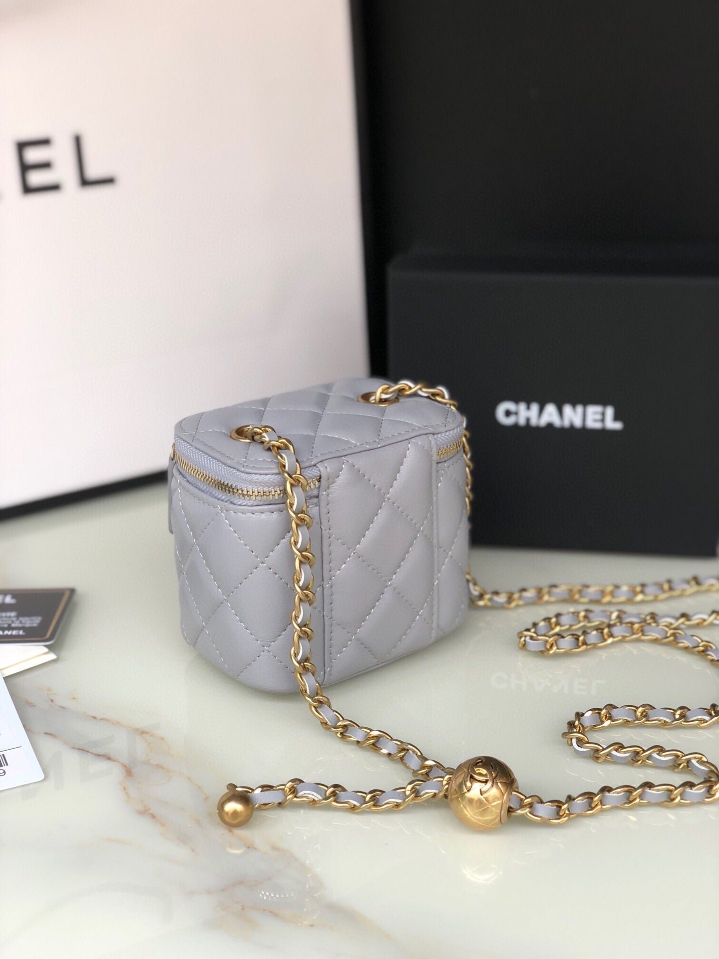 CC MINI 11 VANITY CHAIN IN LIGHT GREY CALFSKIN GOLD HARDWARE - Image 12