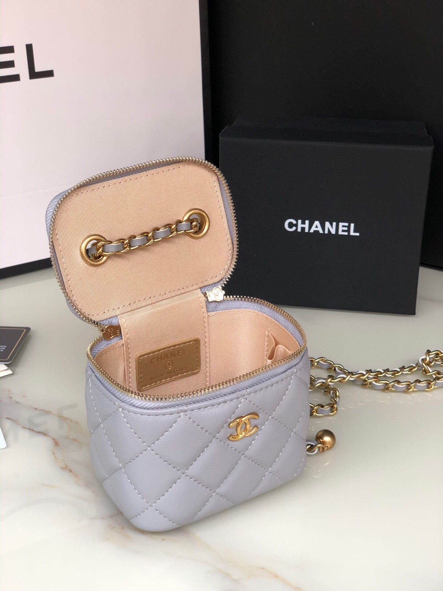 CC MINI 11 VANITY CHAIN IN LIGHT GREY CALFSKIN GOLD HARDWARE - Image 13