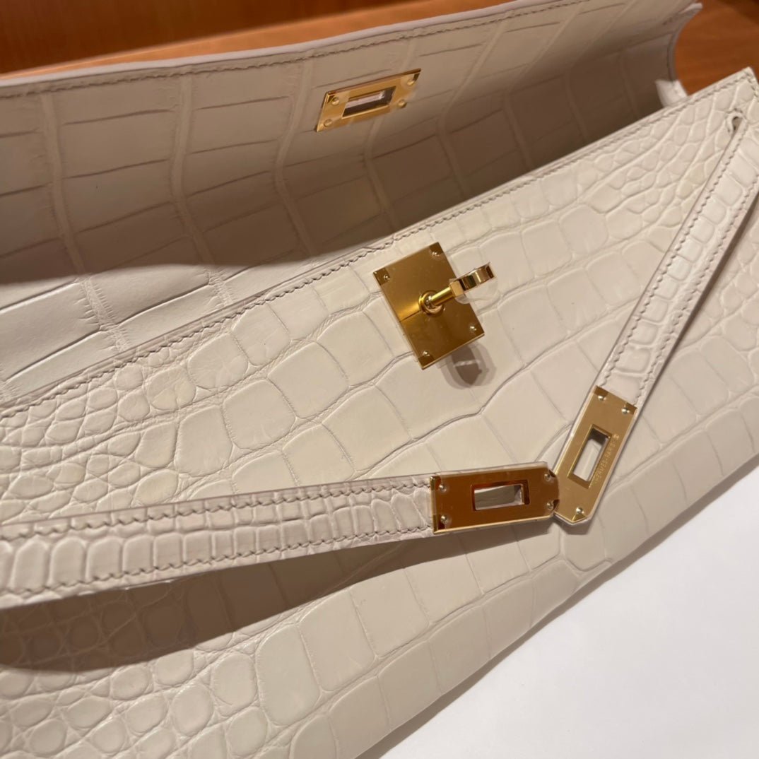 KELLY CUT 31 IN WHITE CREAM ALLIGATOR LEATHER WITH GOLD HARDWARE - Image 12