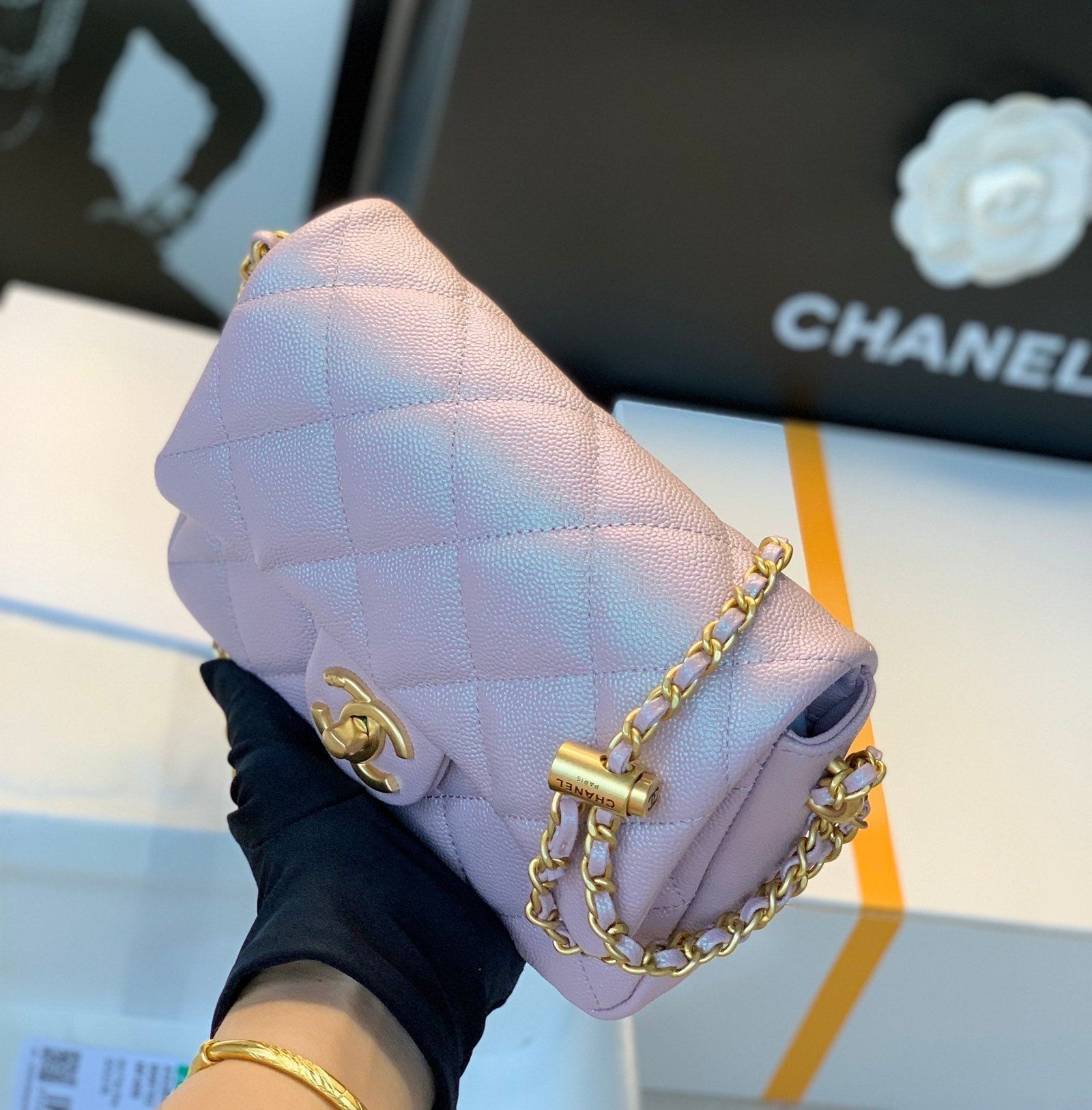 CHANEL 25S CLASSIC FLAP 19 CM IN MAUVE PINK CAVIAR LEATHER WITH GOLD HARDWARE - Image 15