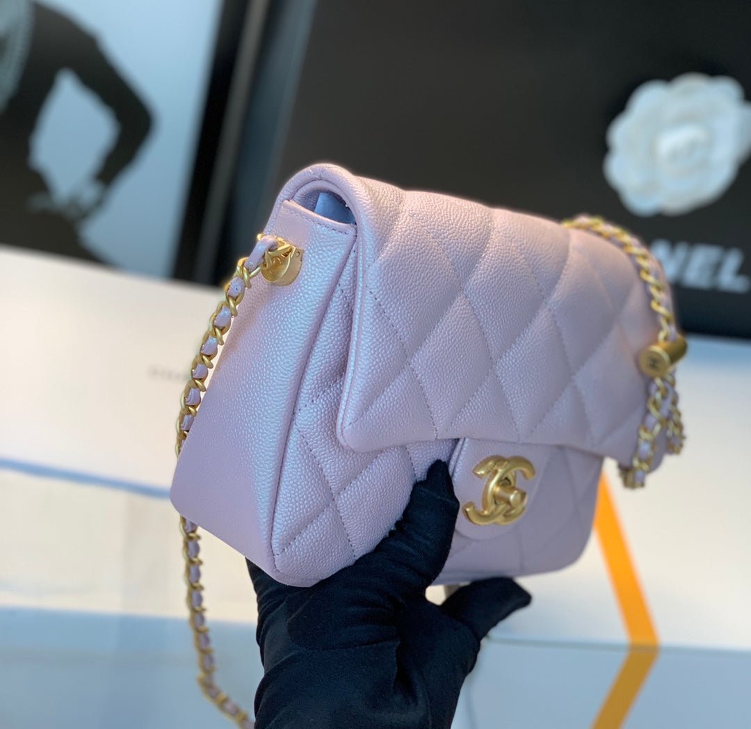 CHANEL 25S CLASSIC FLAP 19 CM IN MAUVE PINK CAVIAR LEATHER WITH GOLD HARDWARE - Image 8